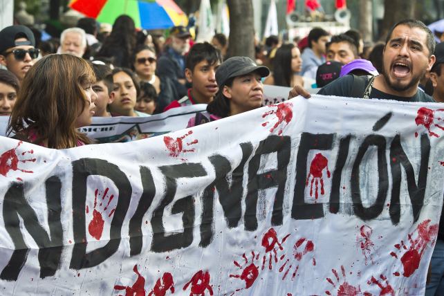 ESTUDIANTES CHILENOS PROTESTAN POR REFORMA EN EDUCACIÓN SUPERIOR