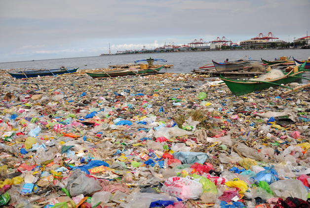 Presentan proyecto para prohibir comercialización de todos los plásticos
