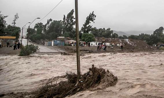 Lluvias agravan crisis sanitaria para los más pobres en Chile