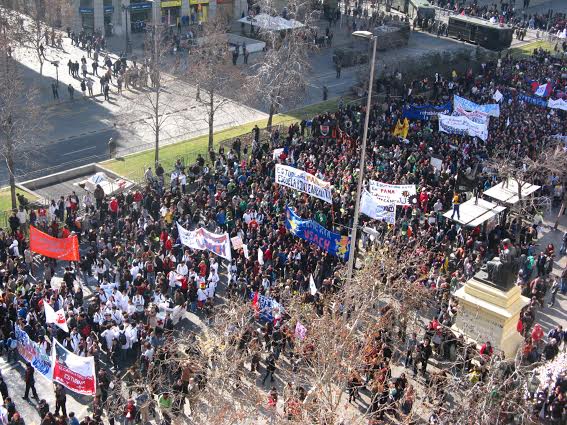 Estudiantes protagonizan jornada de protestas en Chile