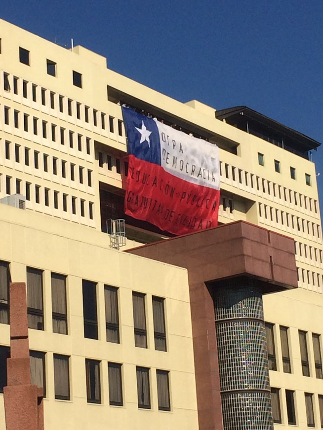 Descalificaciones tensan relaciones gobierno-oposición en Chile