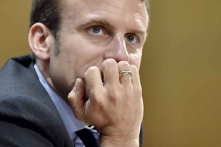 Indignación en izquierda francesa por llamado de Macron ante crisis