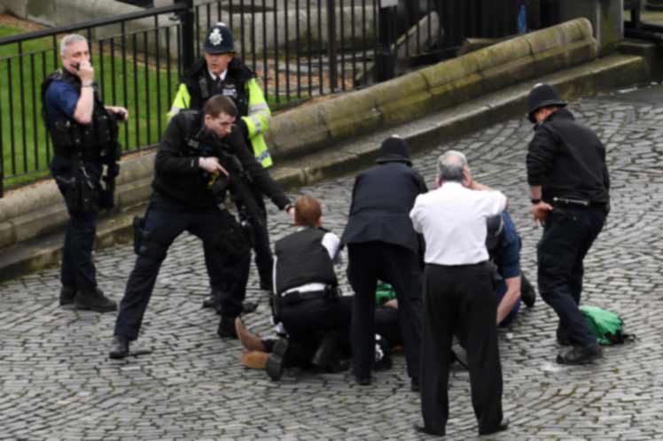 Al menos dos heridos en ataque terrorista en Londres
