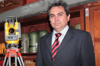  Académico del Departamento de Ingeniería Geográfica de la Universidad de Santiago de Chile, Dr. Marcelo Caverlotti Silva