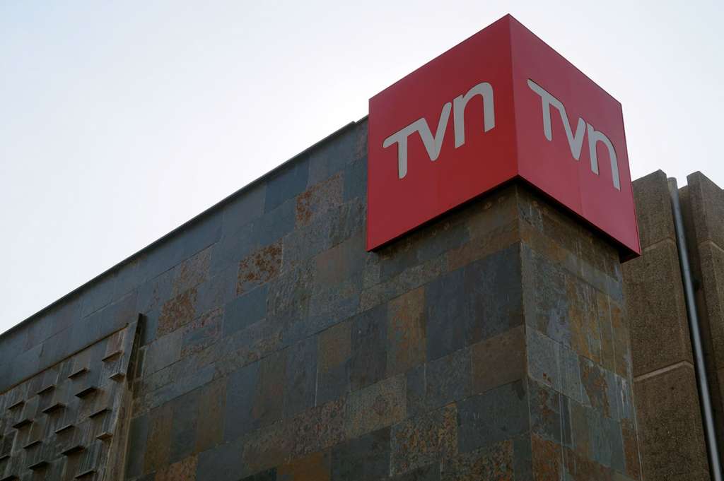 Parlamentarios presentan proyecto de ley que busca evitar privatización de TVN