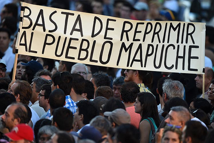Asesinato de joven mapuche vuelve a la palestra en Chile