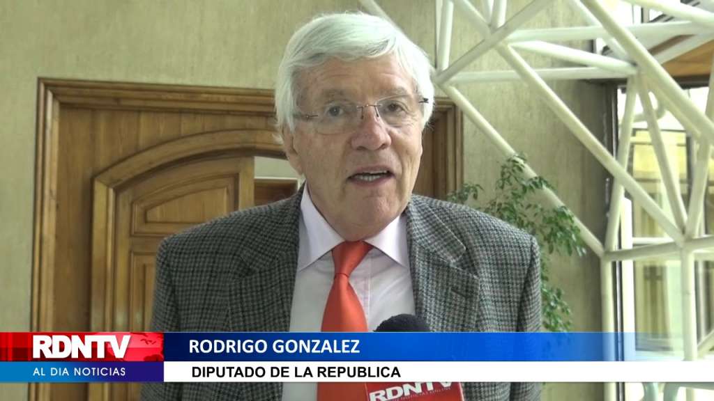 DIPUTADO GONZÁLEZ RECHAZA APLAZAR ELECCIÓN DE GOBERNADORES REGIONALES