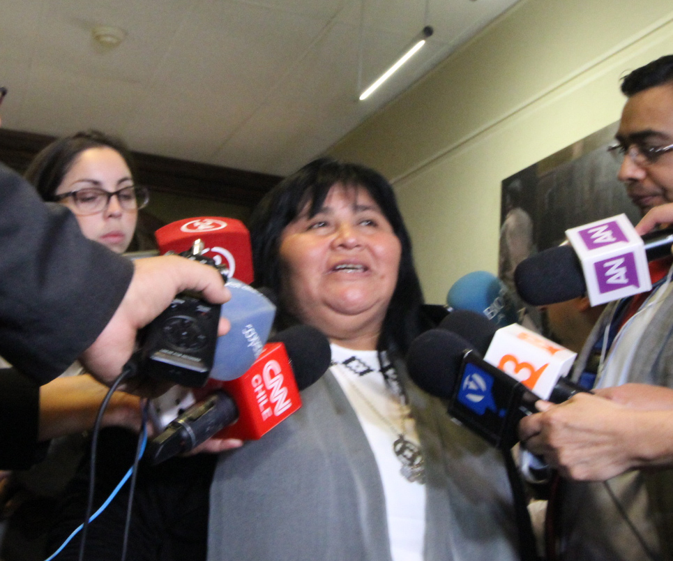Diputada Mapuche Emilia Nuyado: «Será un nuevo fracaso si el Gobierno insiste en militarizar la zona y no cambia el régimen carcelario de los presos en huelga de hambre»