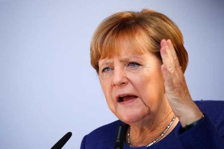Alemania: líder de CDU renuncia a candidatura para sustituir a Merkel