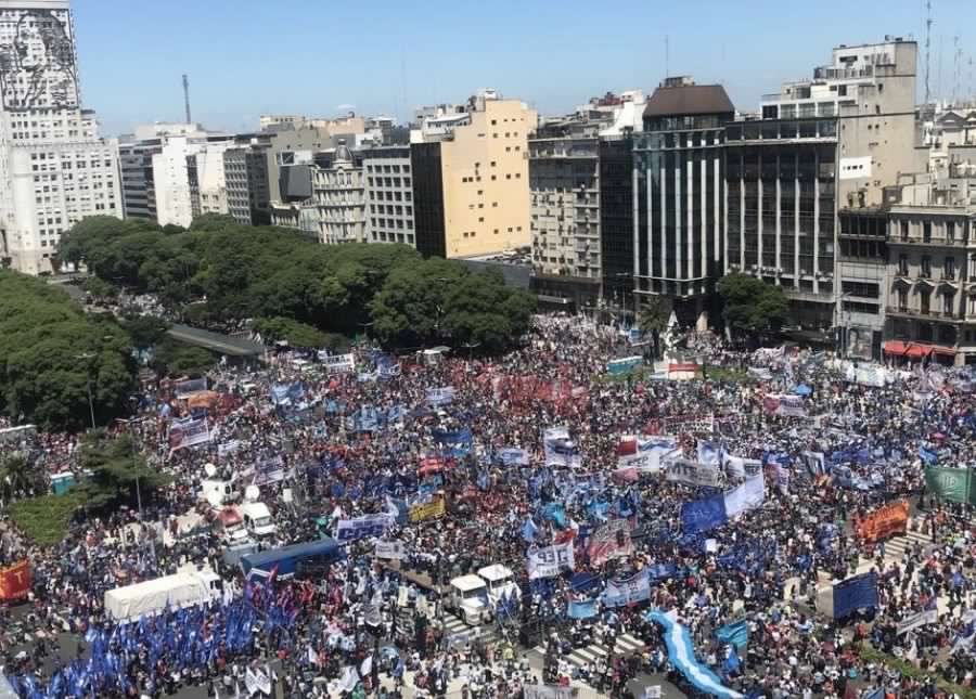 EFERVESCENCIA SOCIAL EN ARGENTINA: MOVIMIENTOS SOCIALES EN MARCHA