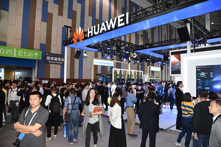 Académicas chinas dejan instituto de EE.UU. tras prohibición a Huawei