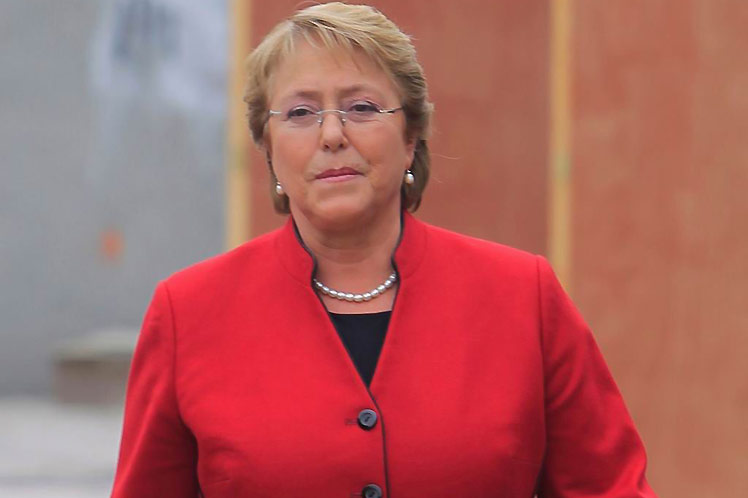 Presidente de Comunes (Colombia) y Bachelet dialogan sobre paz en Colombia