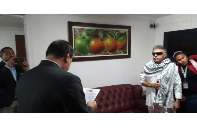 Santrich se posesiona como congresista de Colombia