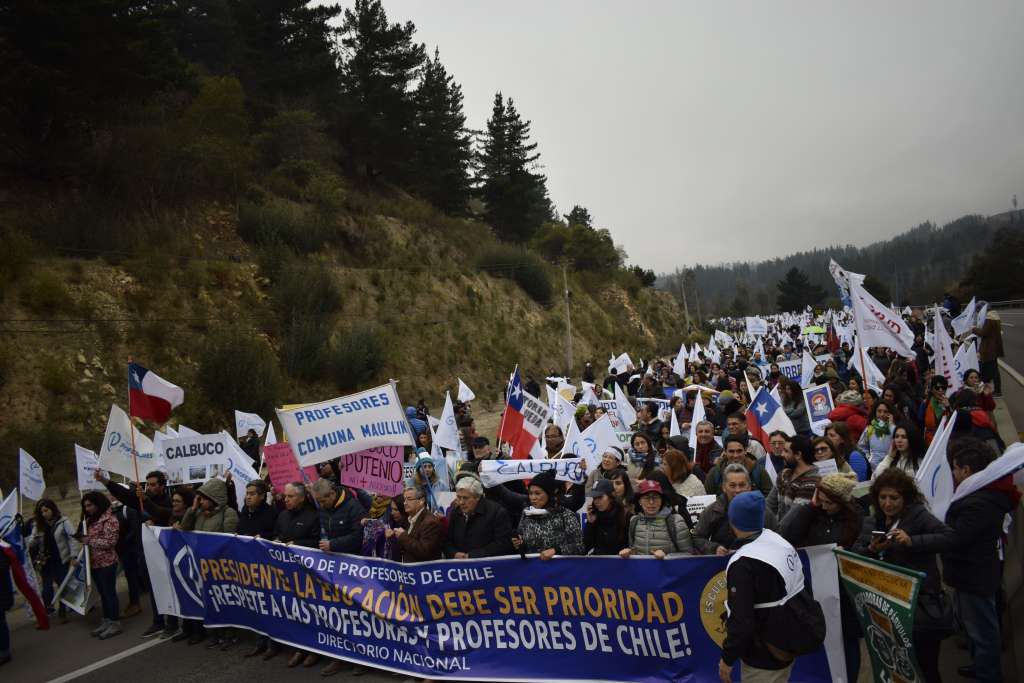 Docentes chilenos deciden continuación de Paro Nacional del Magisterio