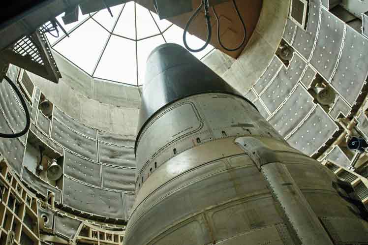 Parlamento ruso aprueba salida de acuerdo nuclear con EE.UU.