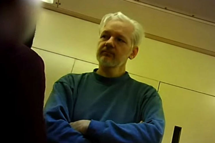 EE.UU. pide formalmente a Reino Unido extradición de Assange