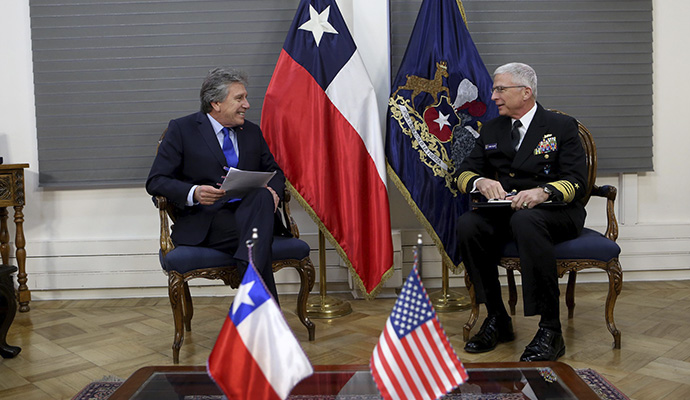 Ministro de Defensa de Chile se reúne con alto jefe militar de EE.UU.