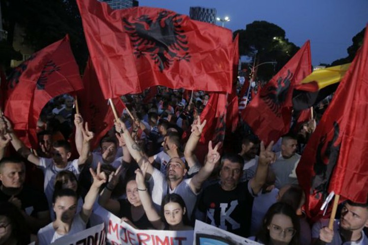 Toman nuevo derrotero las enormes protestas callejeras en Albania