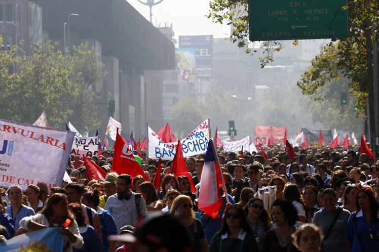 Chile recuerda con protestas día mundial de derechos humanos