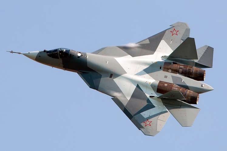 Rusia comienza producción en serie de caza multifuncional SU–57
