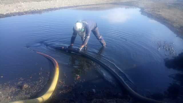 Reportan derrame de petróleo en bahía del sur de Chile