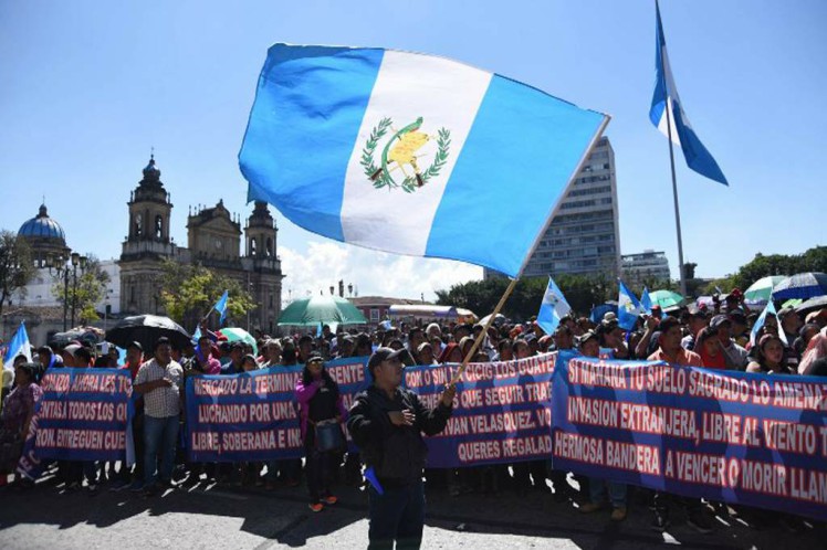 Guatemala inicia convulsa semana con protestas y cierres de campaña
