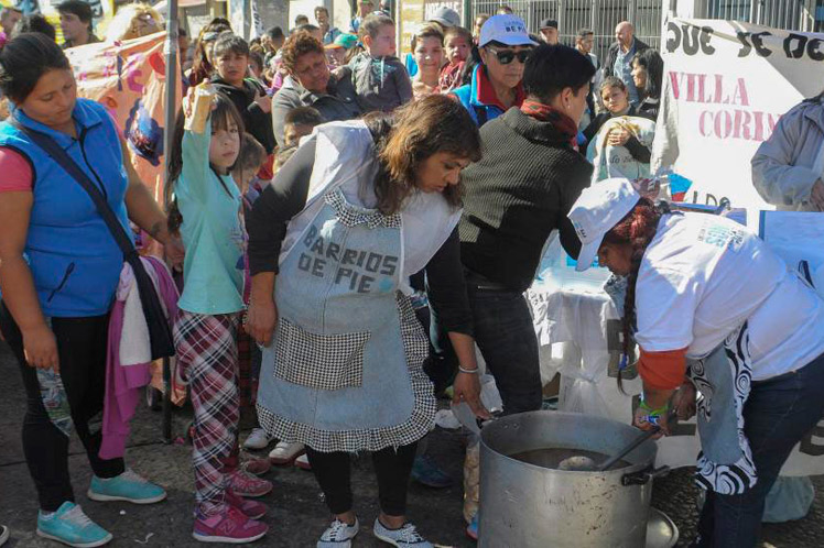 Organizaciones de Argentina acampan por emergencia alimentaria