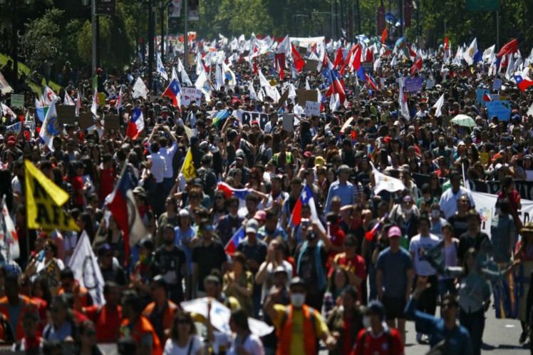 Multitudinarias protestas en el segundo día de huelga general