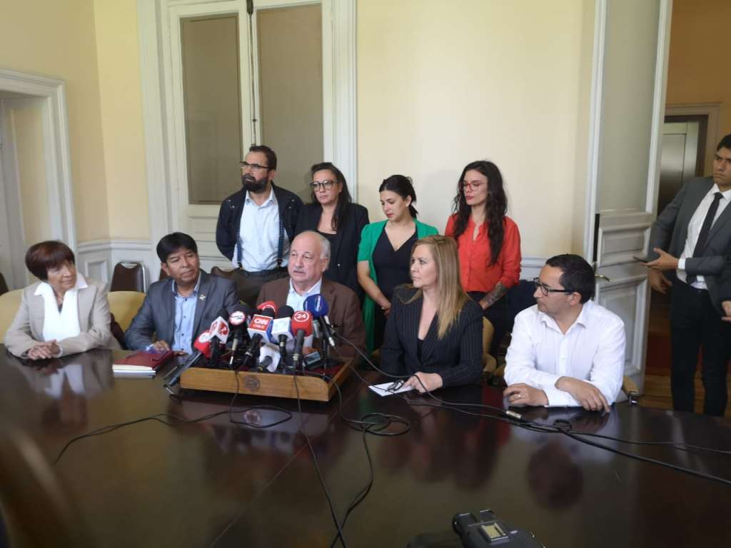 Bancadas de Oposición acusarán constitucionalmente a Piñera por violaciones a los DDHH