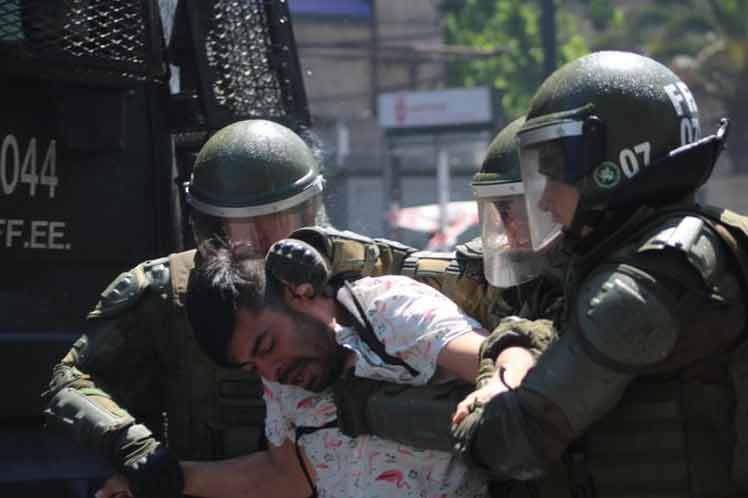 Corresponsales de Prensa Internacional denuncian represión del Gobierno de Piñera