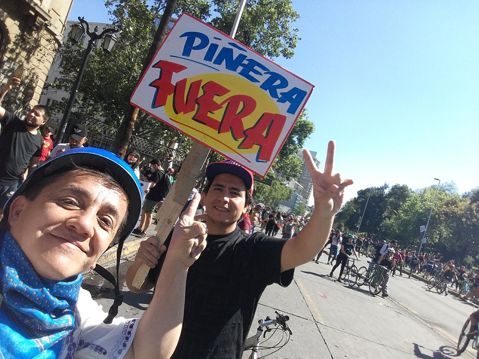 Miles de chilenos en el mundo solidarizados con sus compatriotas