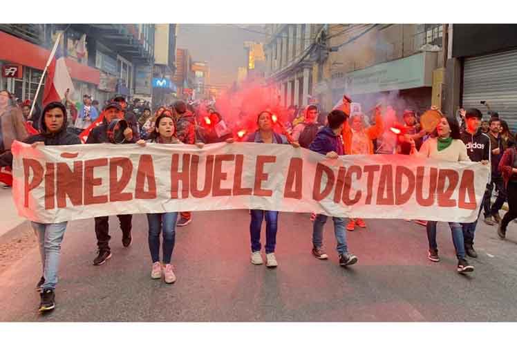 Respaldo popular de Piñera y su  gobierno por los suelos
