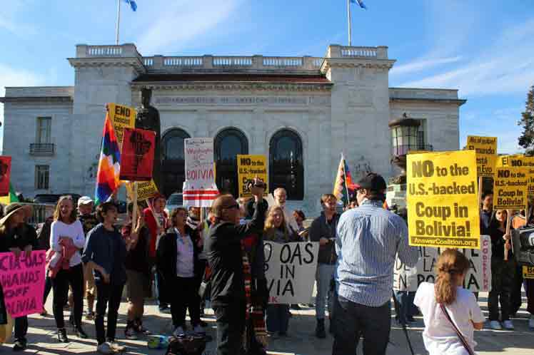 Manos fuera de Bolivia, exigen a Washington y a la OEA en EE.UU.