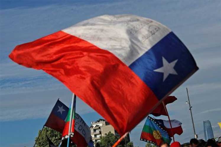 Chile pide Asamblea Constituyente y el gobierno la descarta