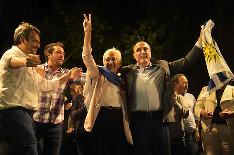 Candidato de Frente Amplio uruguayo espera escrutinio final