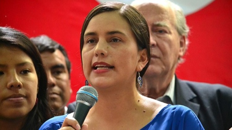 Líder progresista peruana destaca lucha del pueblo de Chile