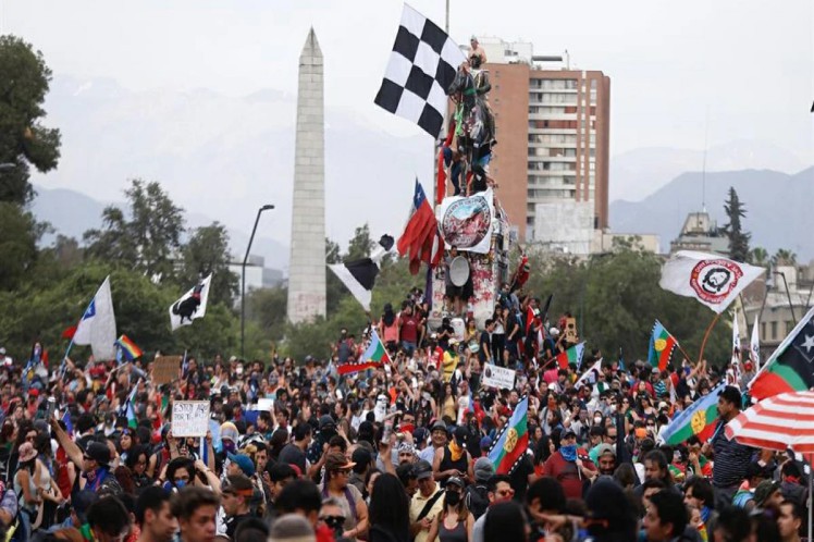 Un nuevo fallecido durante la represión a protestas ciudadanas en Chile