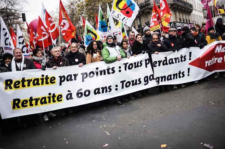 Gobierno francés anuncia diálogo con sindicatos tras huelga general