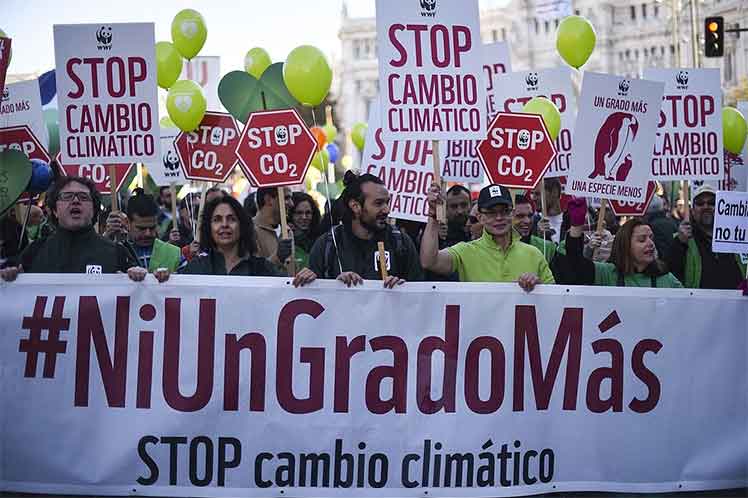 Los jóvenes y la sociedad civil marchan por el clima en Madrid