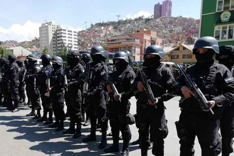 Gobierno de facto reabastece a fuerzas represivas en Bolivia