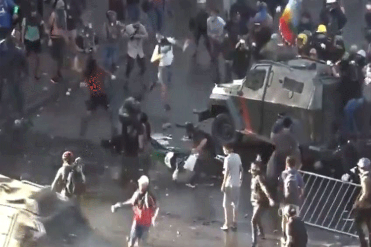 Repulsa en Chile por atropello a joven manifestante por carabineros