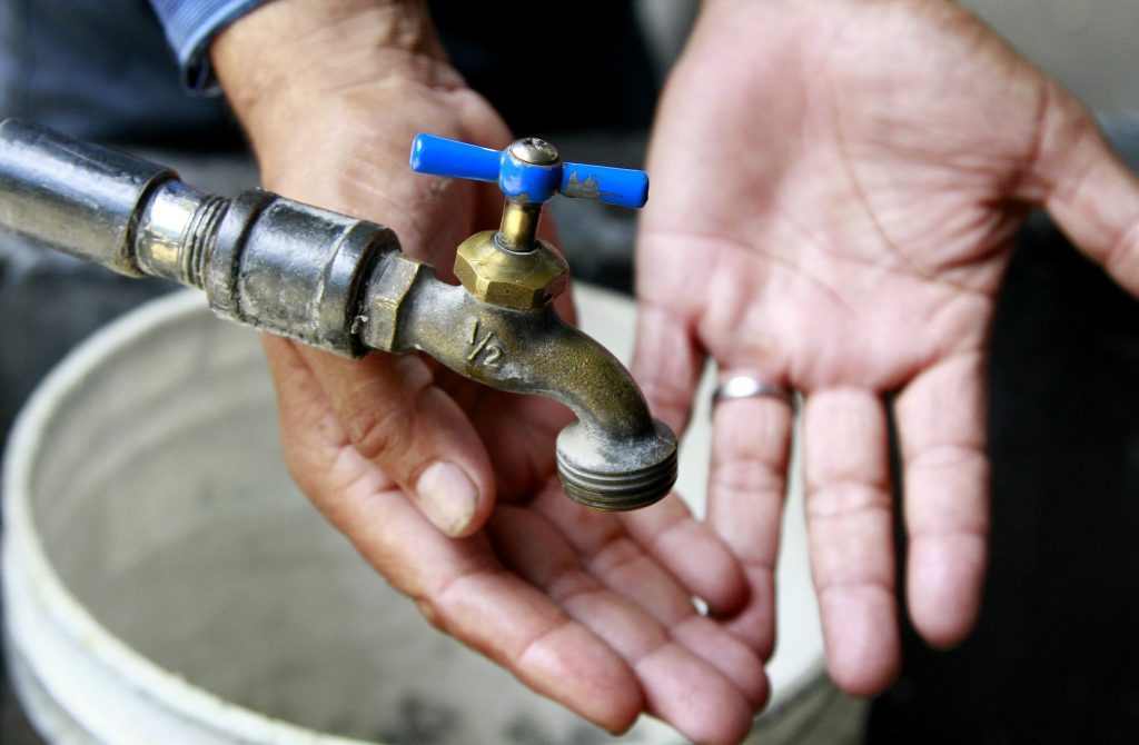 INDH expresa preocupación por provisión del vital elemento en zonas de crisis hídrica