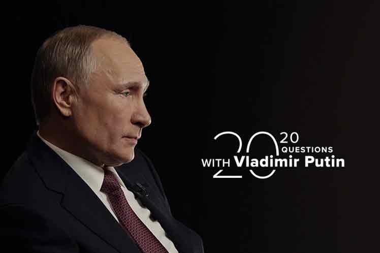 Putin destaca reducción de dependencia rusa de ingresos petroleros