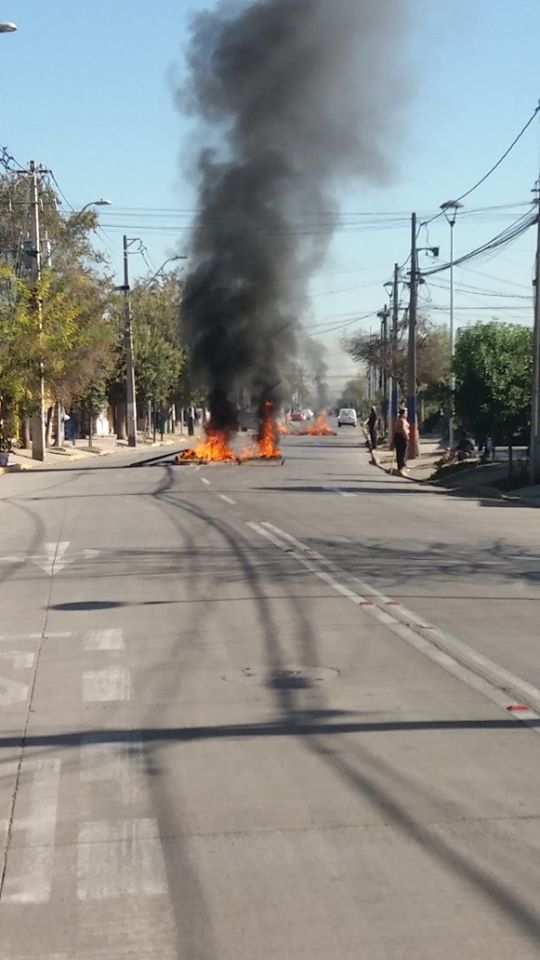 Protestan en capital de Chile por falta de ayuda por Covid-19