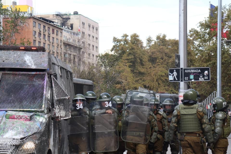 Represión y reclamos de derechos en 1 de mayo en Chile