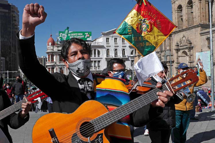 Músicos marchan en Bolivia por restitución del Ministerio de Cultura