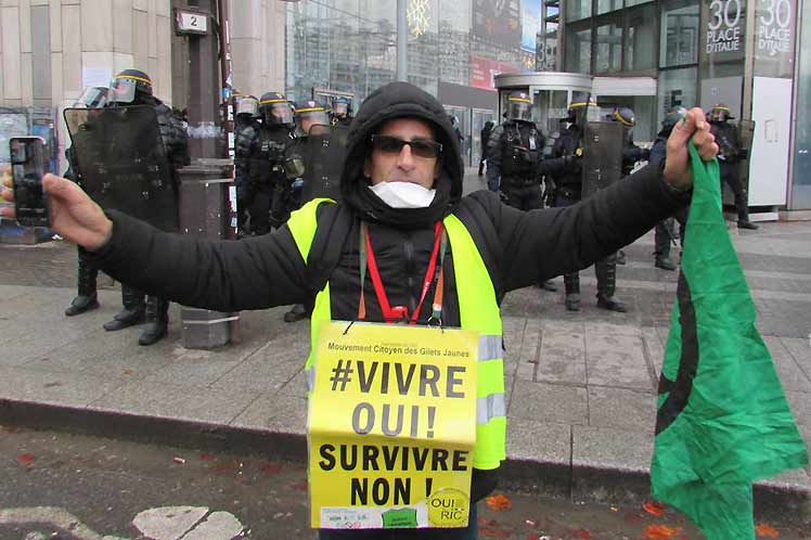 Aumentan en Francia pesquisas por denuncias de violencia policial