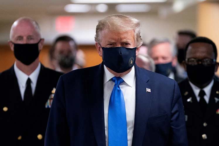 Trump y la máscara