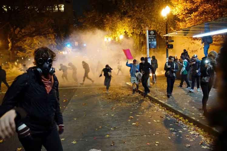 Protestan en ciudades de EE.UU. tras enfrentamientos en Portland
