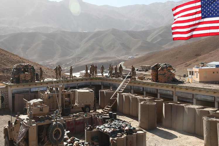 Estados Unidos amplía base ilegal en campo petrolero sirio